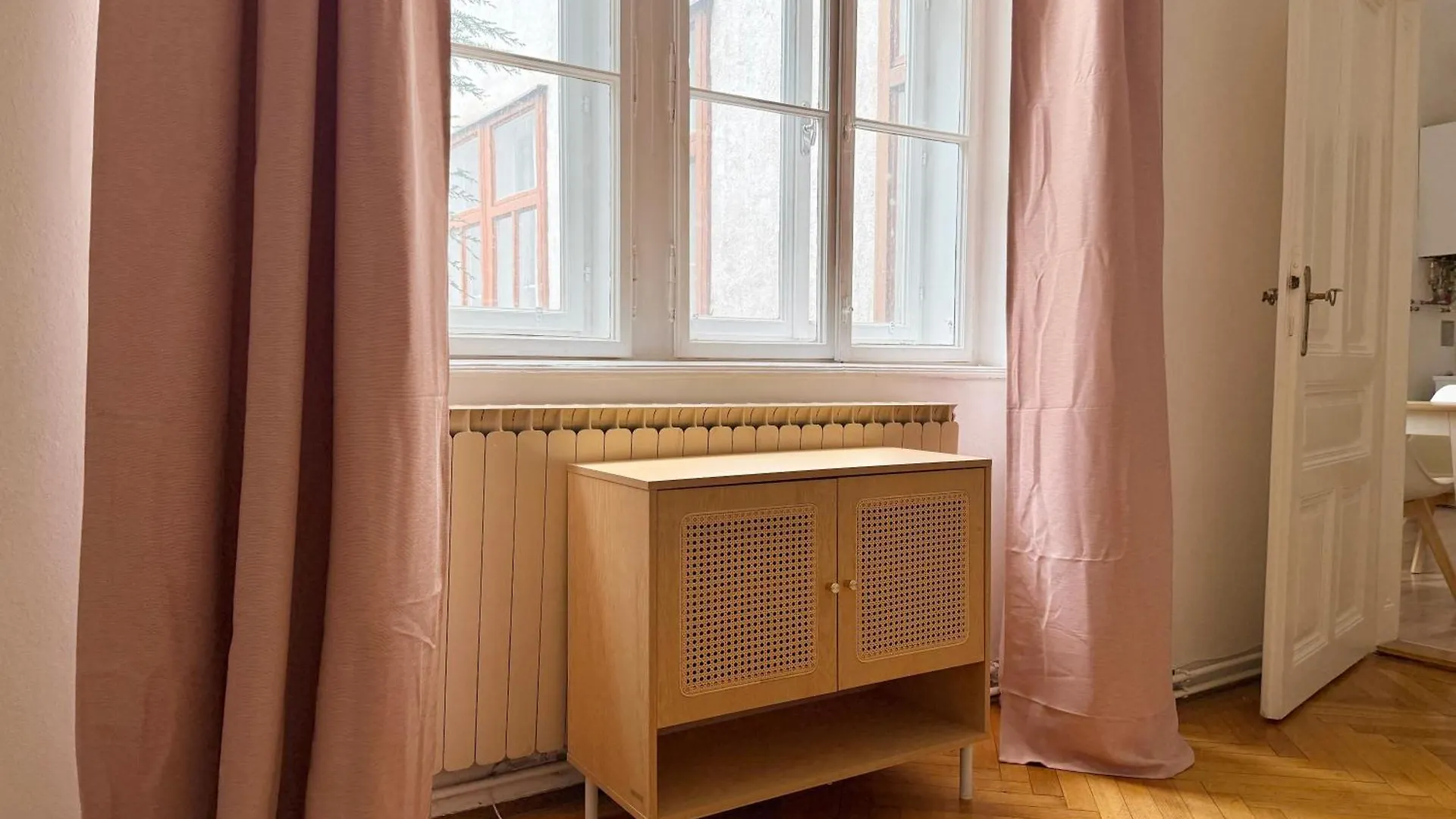 Spacious Stylish Apartment With Free Parking Vienna