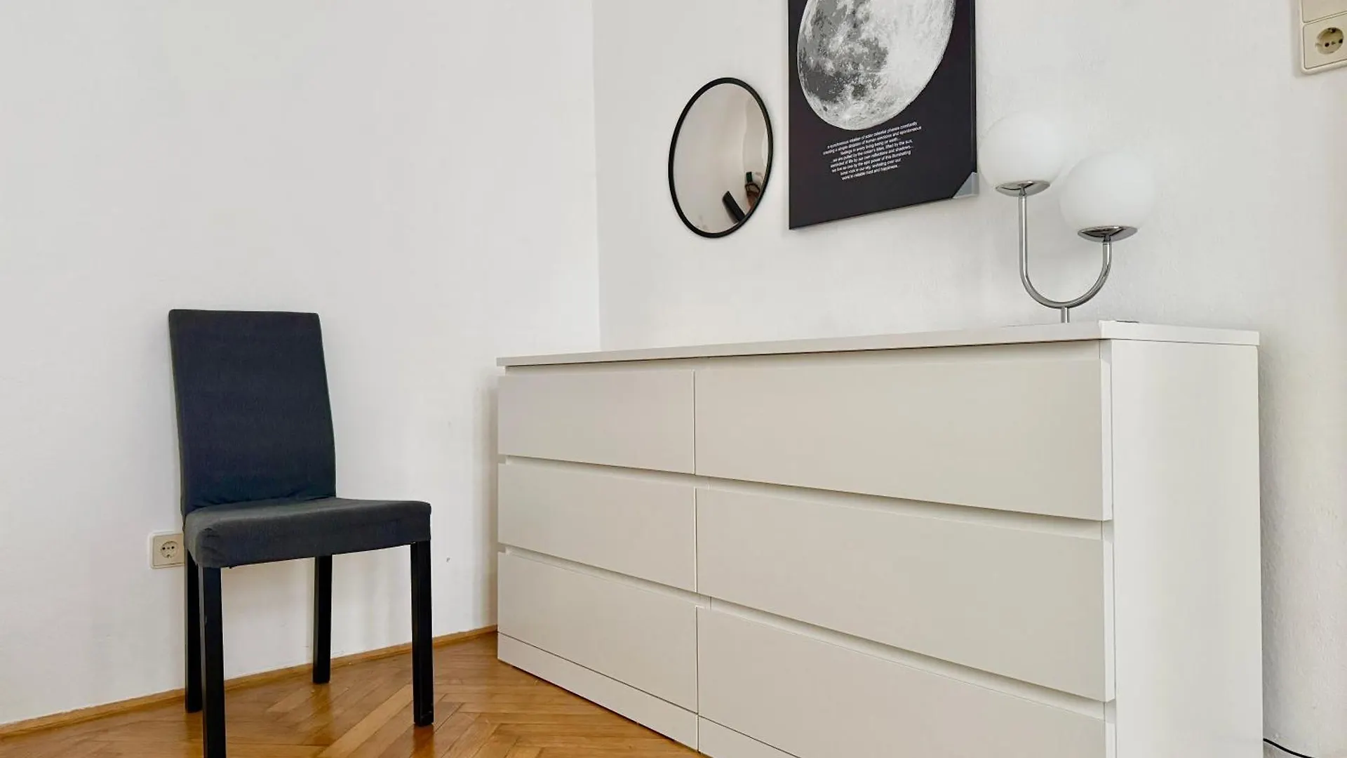 Spacious Stylish Apartment With Free Parking